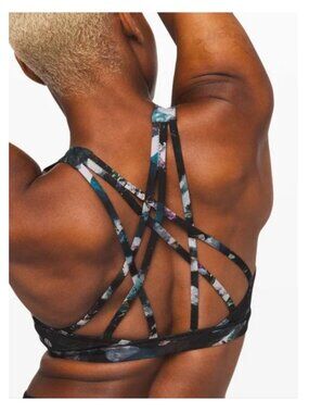 EUC Lululemon Free to Be Serene yoga bra size 4